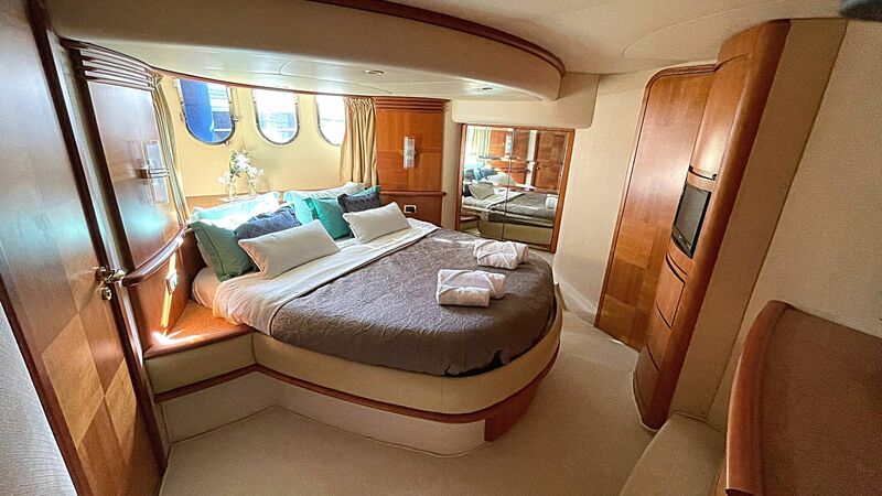 AZIMUT 62